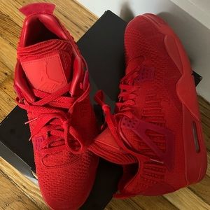 Air Jordan 4 Retro Flyknit (slightly used) 10.5